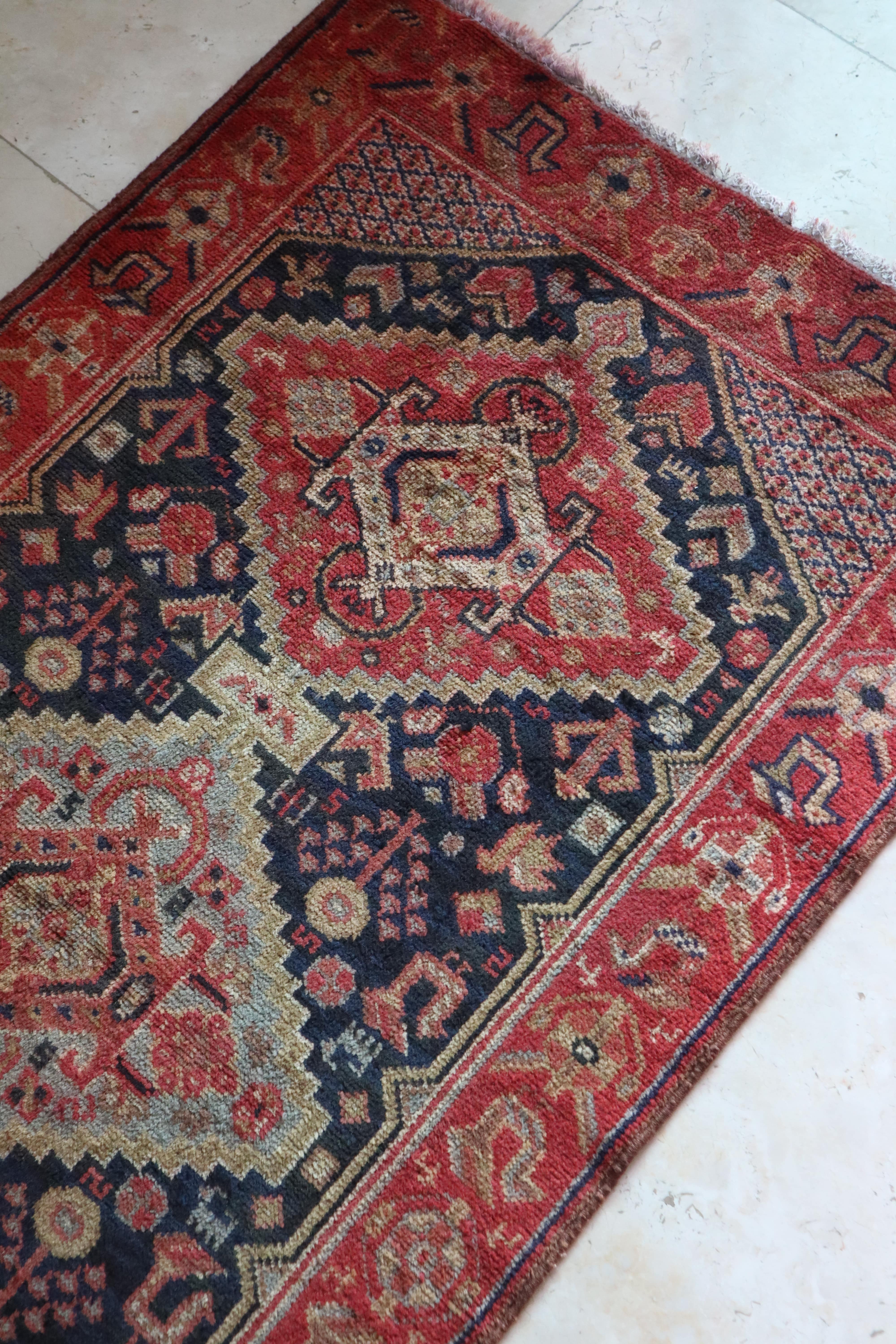 Vintage Persian Shiraz – Triple Medallion with Tribal Motifs – No. 148