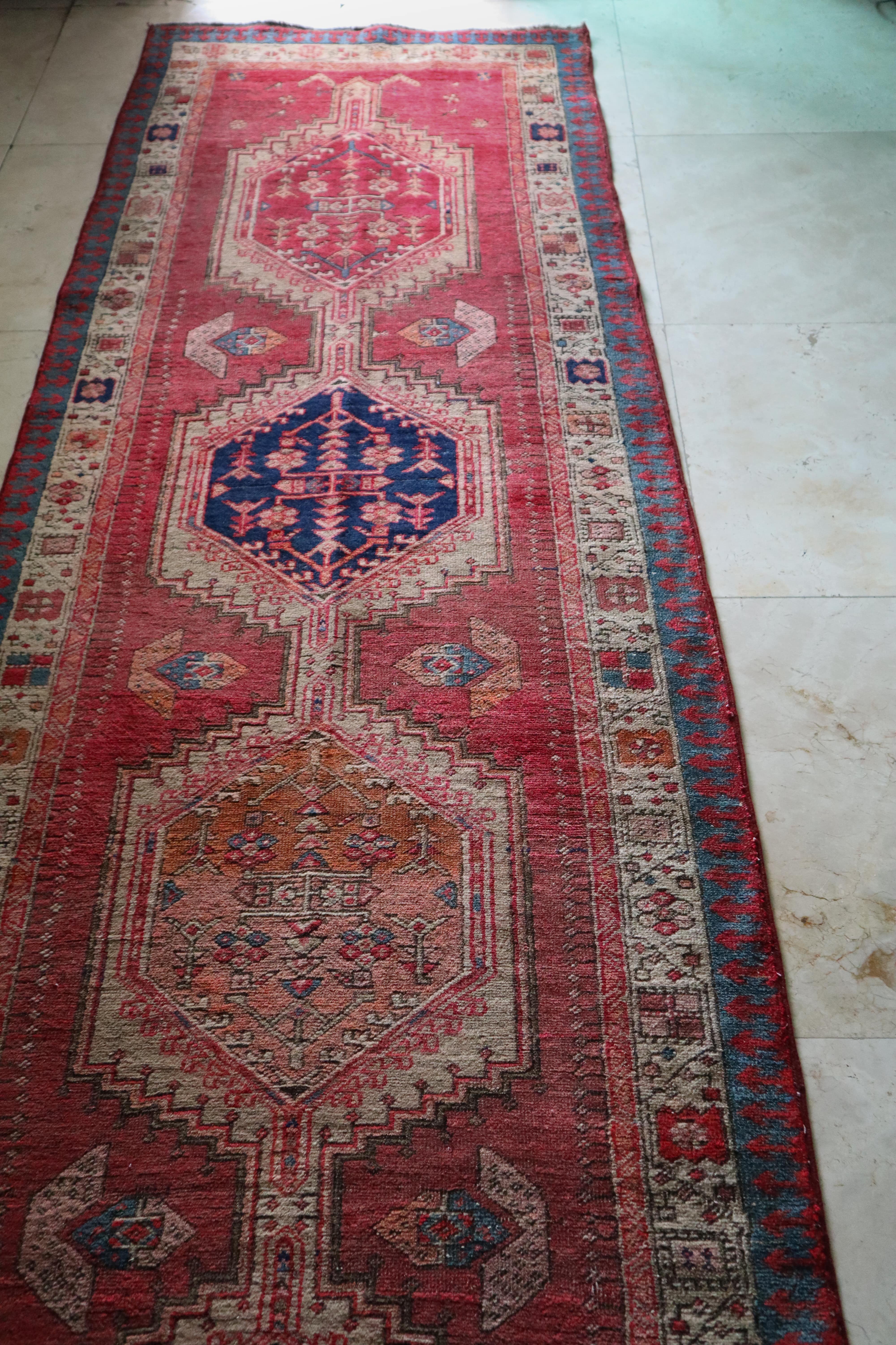 Vintage Persian Hamadan Runner – Hex Medallion Chain in Brick & Navy – No. 146