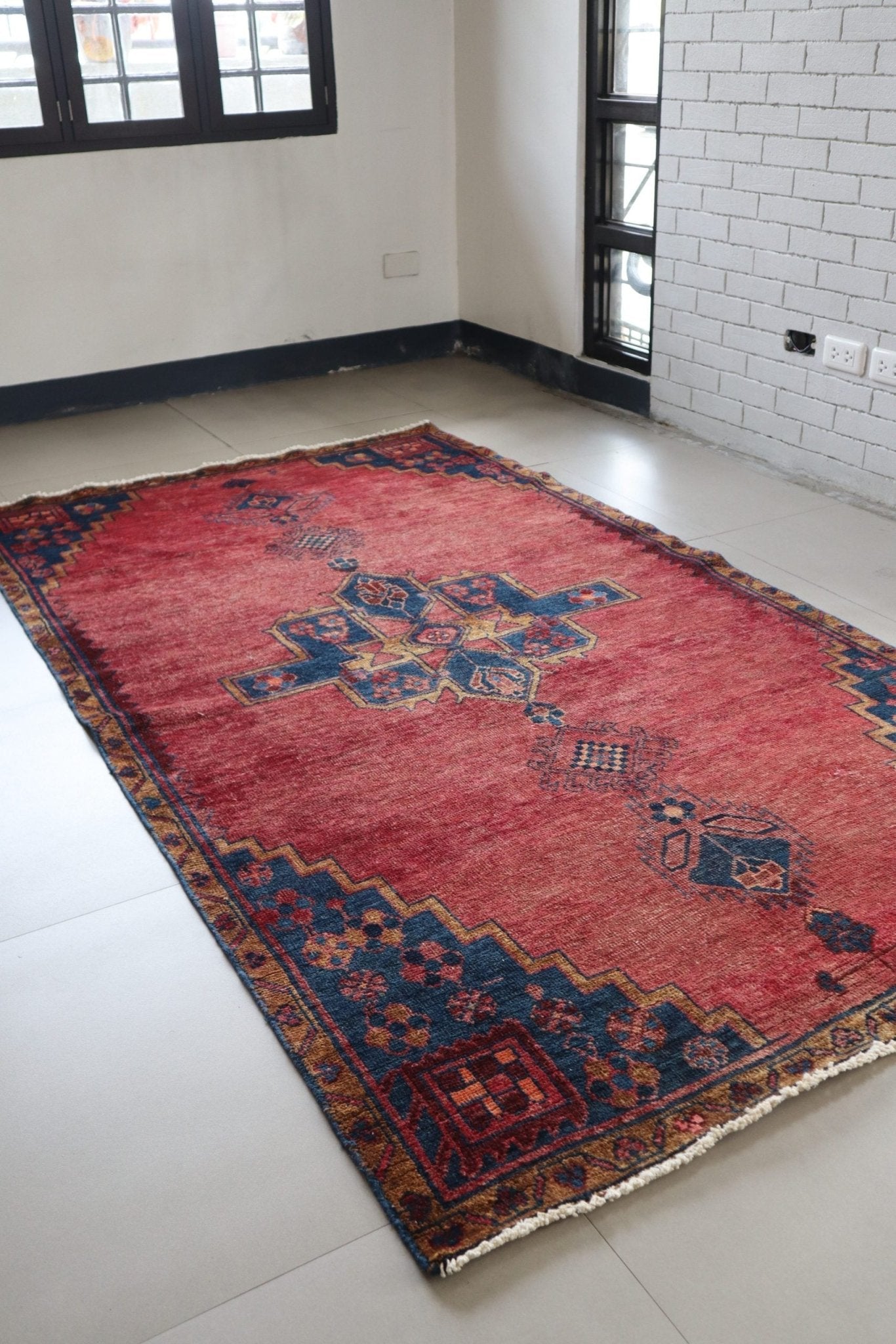 Vintage Persian Heriz – Brick Red with Blue Corner Medallions – No. 162 - Patina House