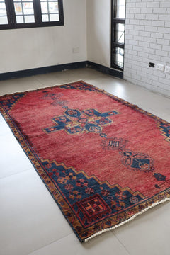 Vintage Persian Heriz – Brick Red with Blue Corner Medallions – No. 162 - Patina House