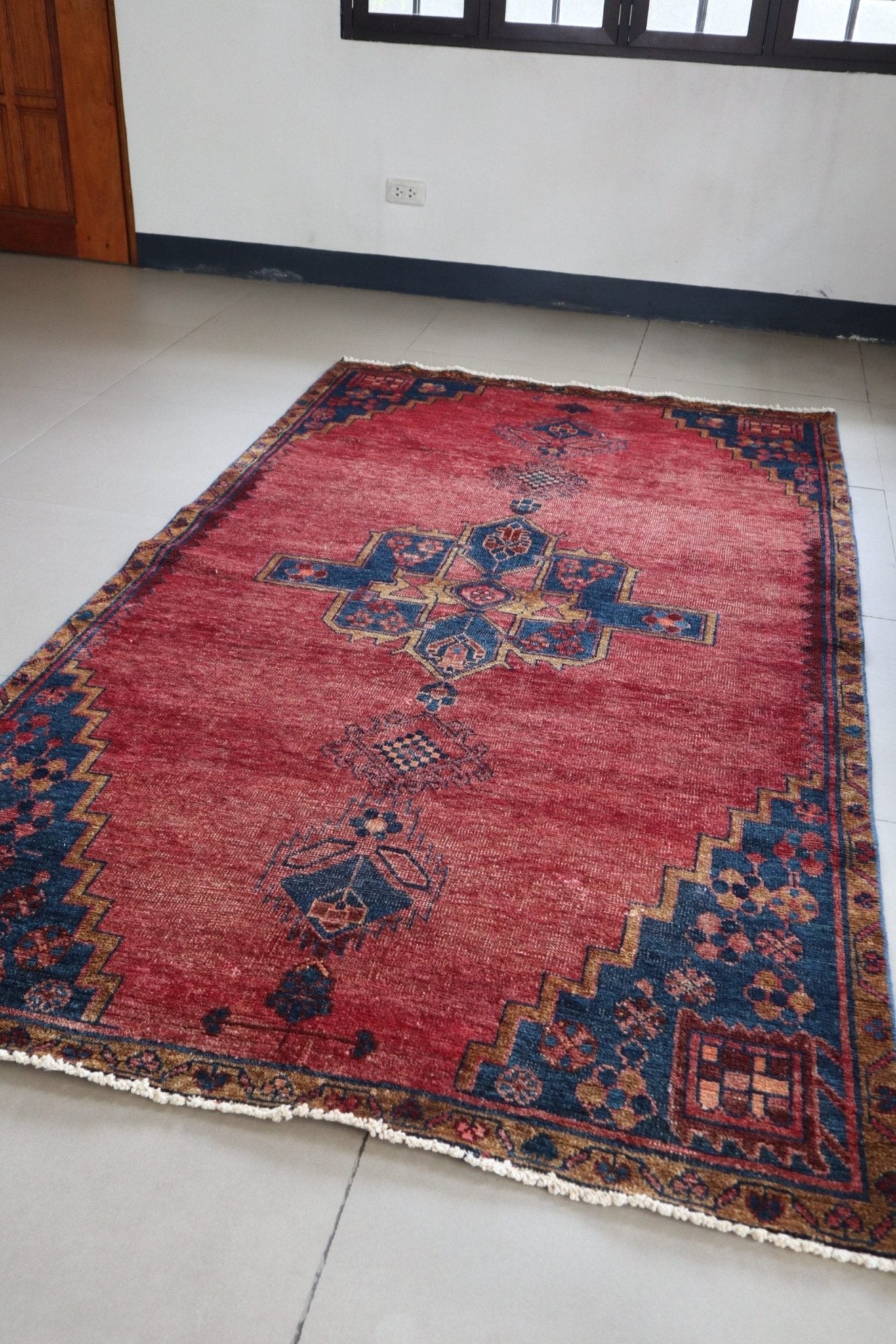 Vintage Persian Heriz – Brick Red with Blue Corner Medallions – No. 162 - Patina House