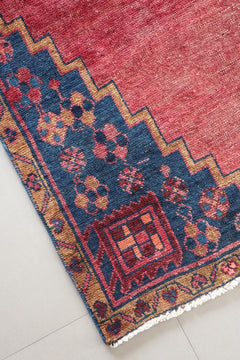 Vintage Persian Heriz – Brick Red with Blue Corner Medallions – No. 162 - Patina House