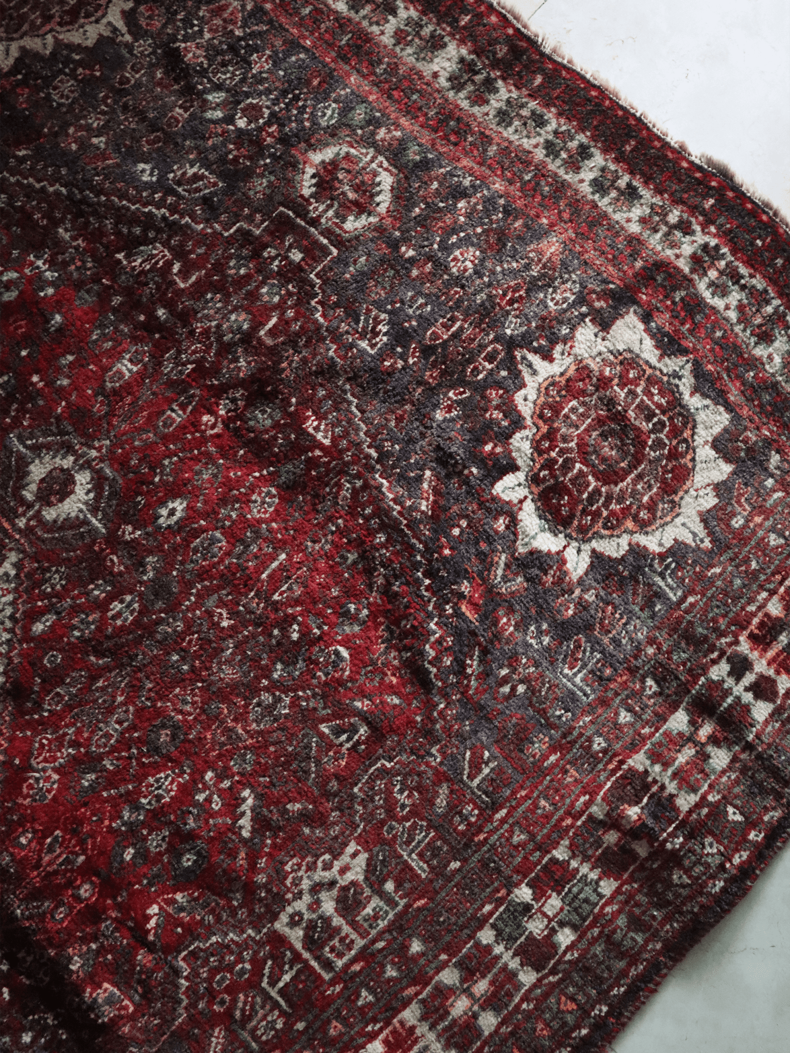 Vintage Persian Qashqai – Diamond Medallion in Garnet & Ivory – No. 145 - Patina House