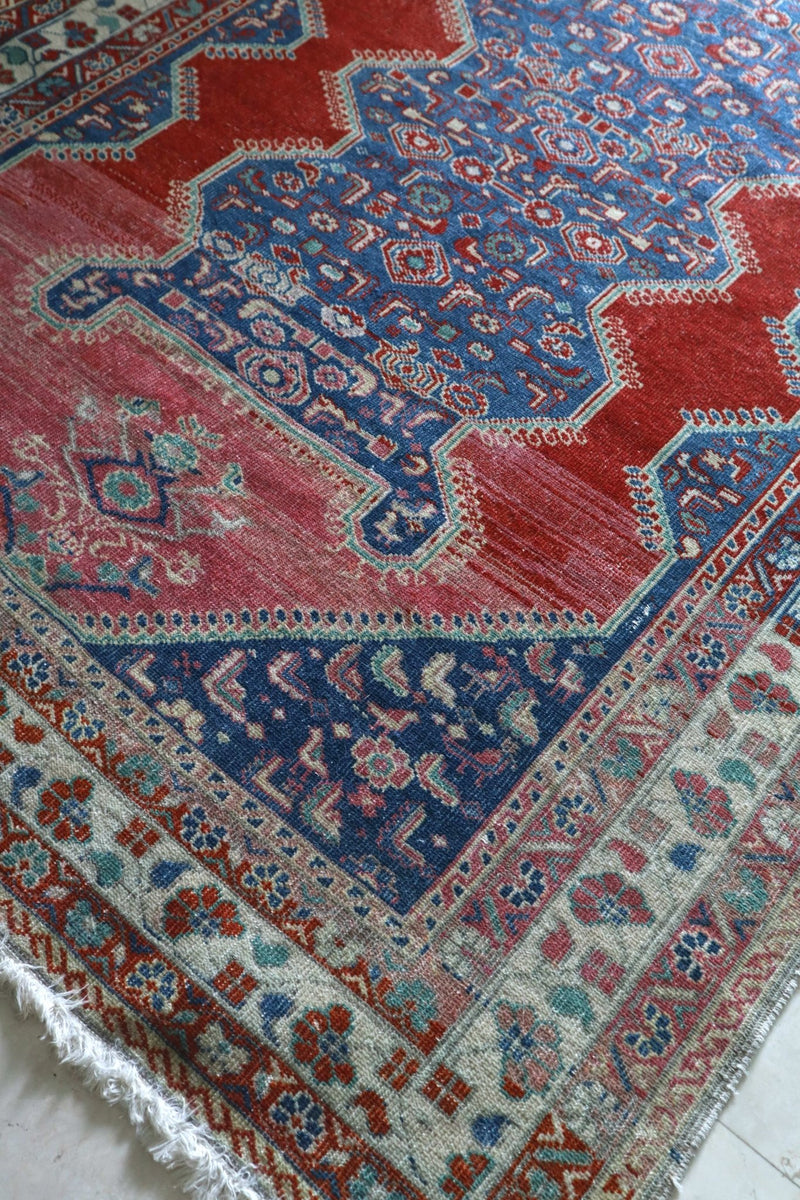 Vintage Persian Qashqai Mihrab — No. 160 - Patina House